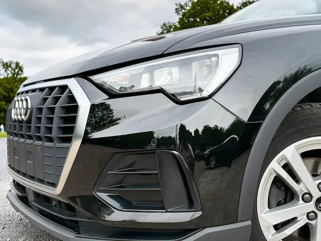 Gebraucht Audi Q3 Basis 150 PS (110 kW) 2021 Schwarz SUV