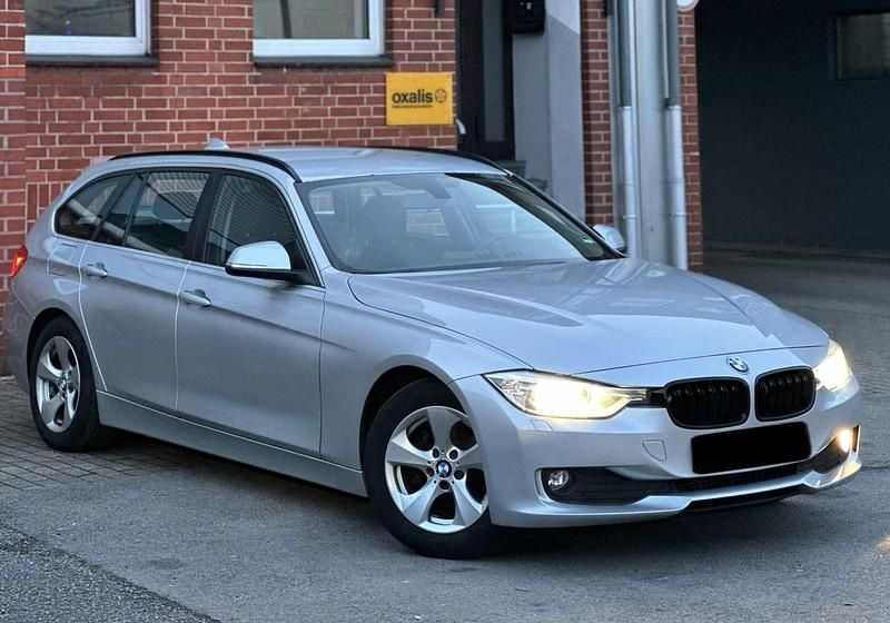 Silber Gebraucht 2013 BMW 320 Kombi | 7.000 € (Guter Preis) - Bild 1/4