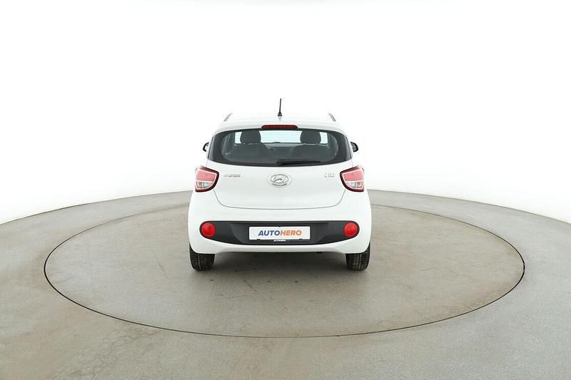 Gebraucht Hyundai i10 Basis 2017 Weiß Kleinwagen