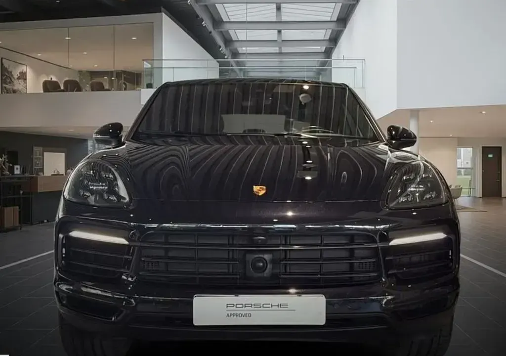 Gebraucht Porsche Cayenne 462 PS (339 kW) 2021 Tiefschwarz SUV