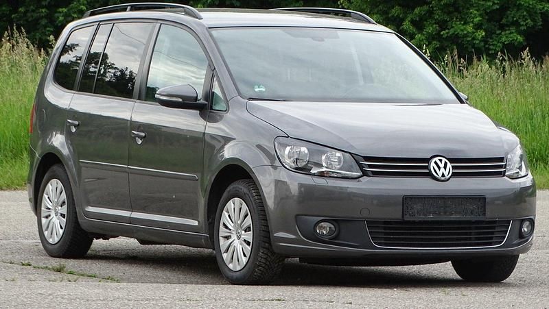 Pepper grey metallic Gebraucht 2011 VW Touran Comfortline Van / Kleinbus | 7.200 € (Fairer Preis) - Bild 1/4
