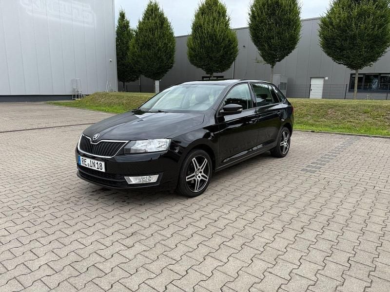 Schwarz Gebraucht 2016 Skoda Rapid Kombi | 4.900 € (Superpreis) - Bild 1/4