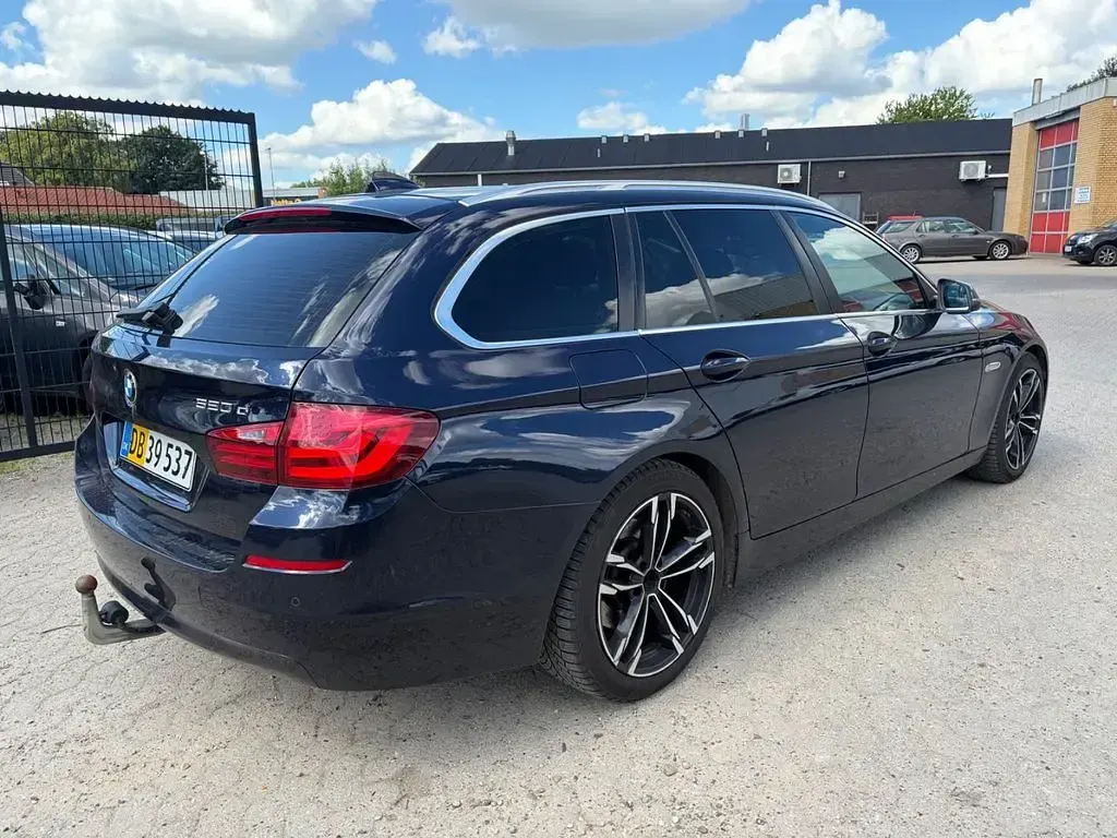Gebraucht BMW 520 184 PS (135 kW) 2014 Blau Kombi