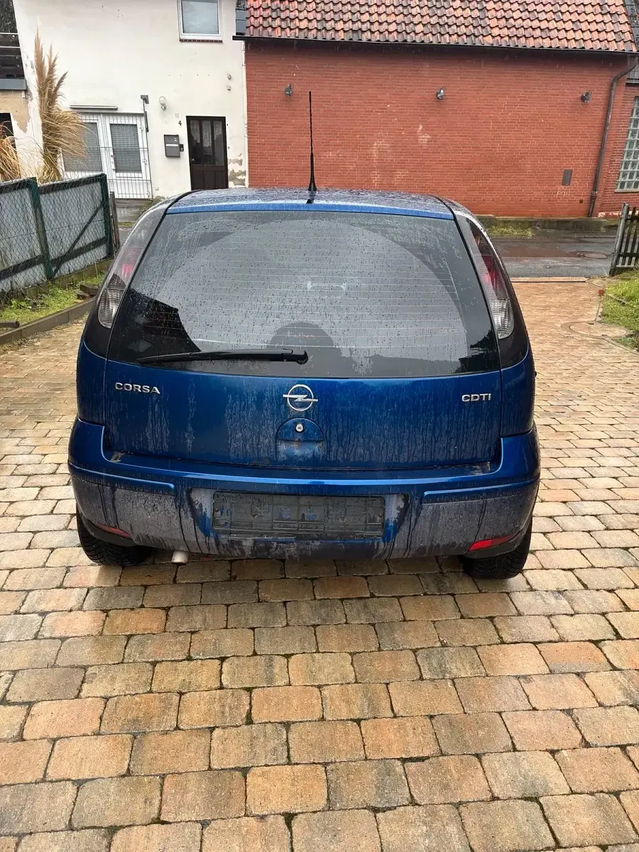 Usata Opel Corsa 70 CV (51 kW) 2006 Blu Utilitaria