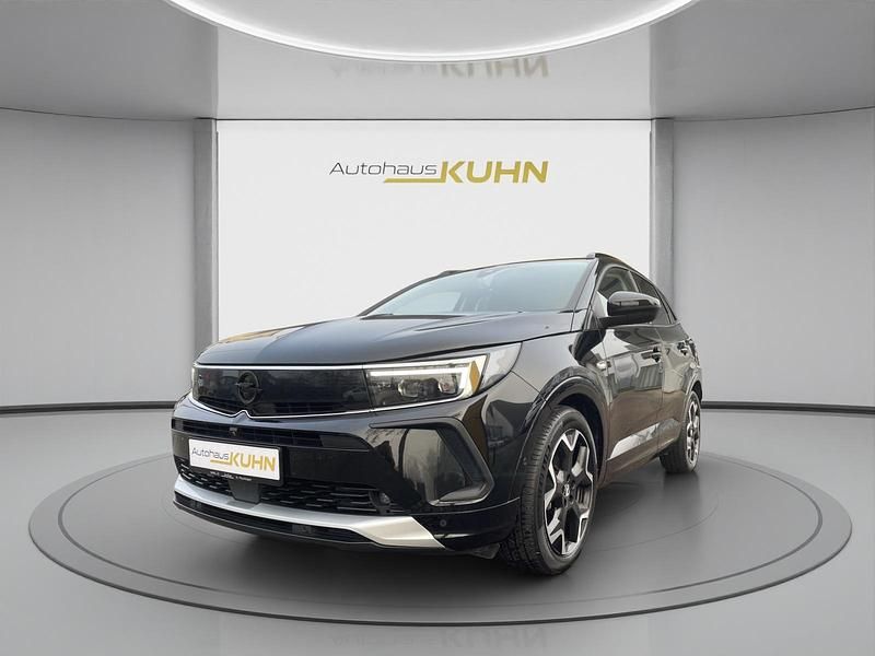 Diamant schwarz/karbon schwarz diamant schwarz/karbon schwarz Gebraucht 2022 Opel Grandland X Ultimate SUV | 24.490 € (Fairer Preis) - Bild 1/4