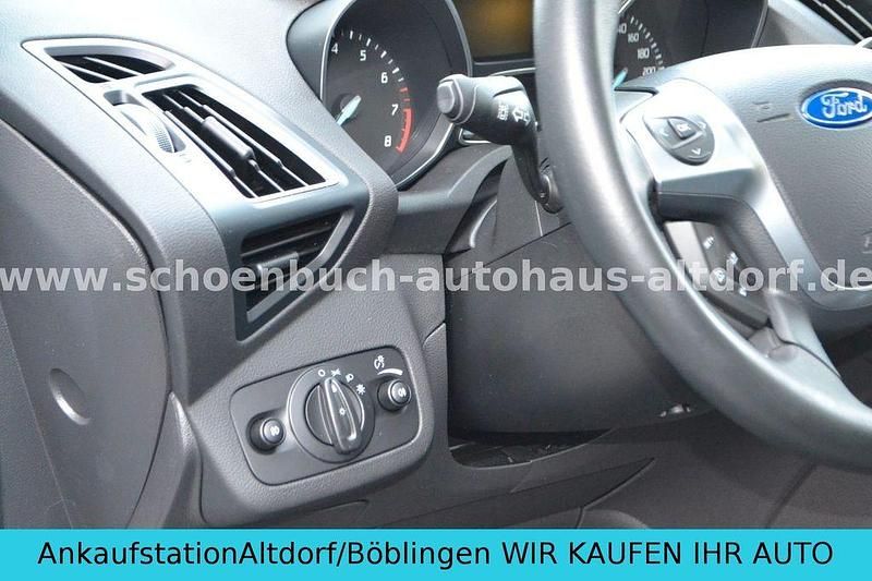 Gebraucht Ford Kuga Individual 182 PS (133 kW) 2016 Weiß SUV