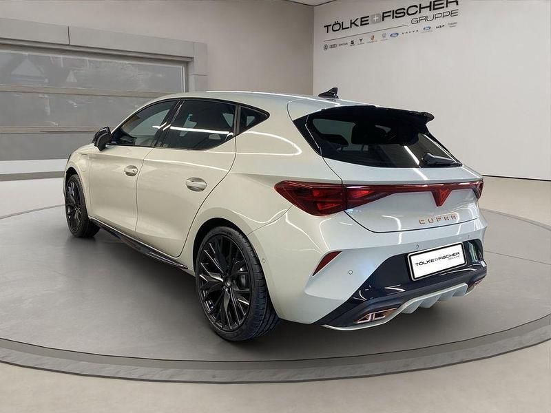 Neu Cupra Leon VZ 272 PS (200 kW) 2026 Grau Limousine