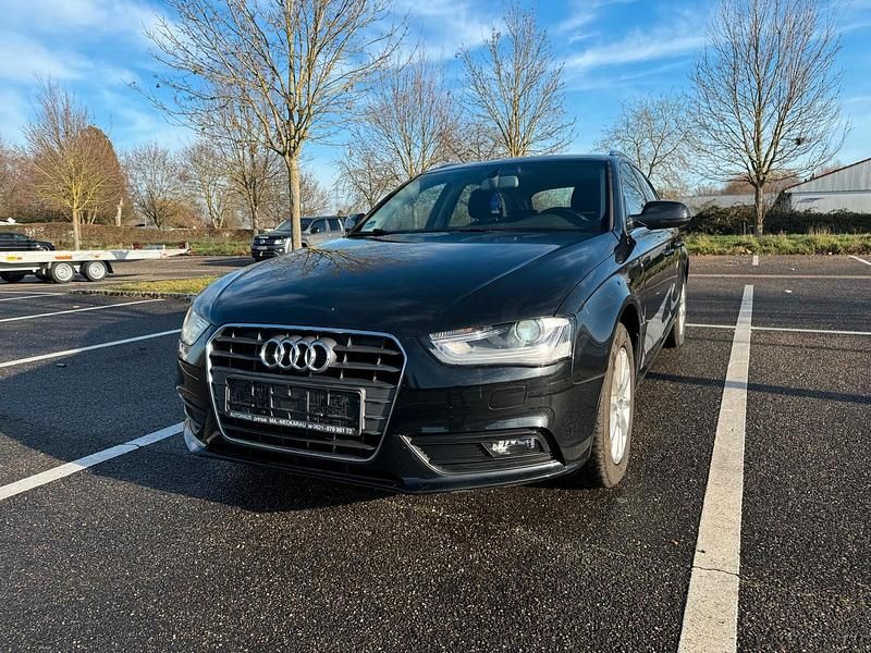 Schwarz Gebraucht 2013 Audi A4 Attraction Kombi | 10.700 € (Etwas zu teuer) - Bild 1/4