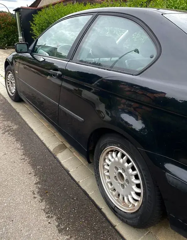 Gebraucht BMW 316 116 PS (85 kW) 2002 Schwarz Limousine