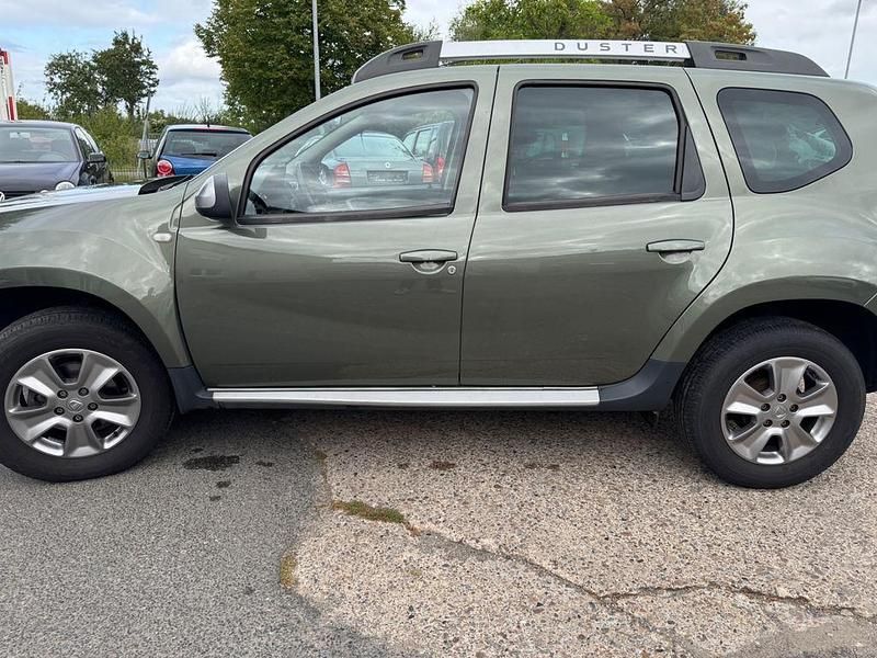 Gebraucht Dacia Duster Lauréate 109 PS (80 kW) 2014 Grün SUV