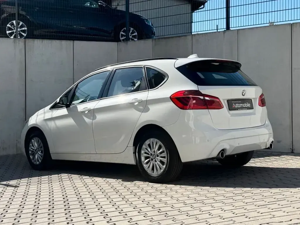 Gebraucht BMW 218 Active Tourer Advantage 150 PS (110 kW) 2019 Weiß Van / Kleinbus