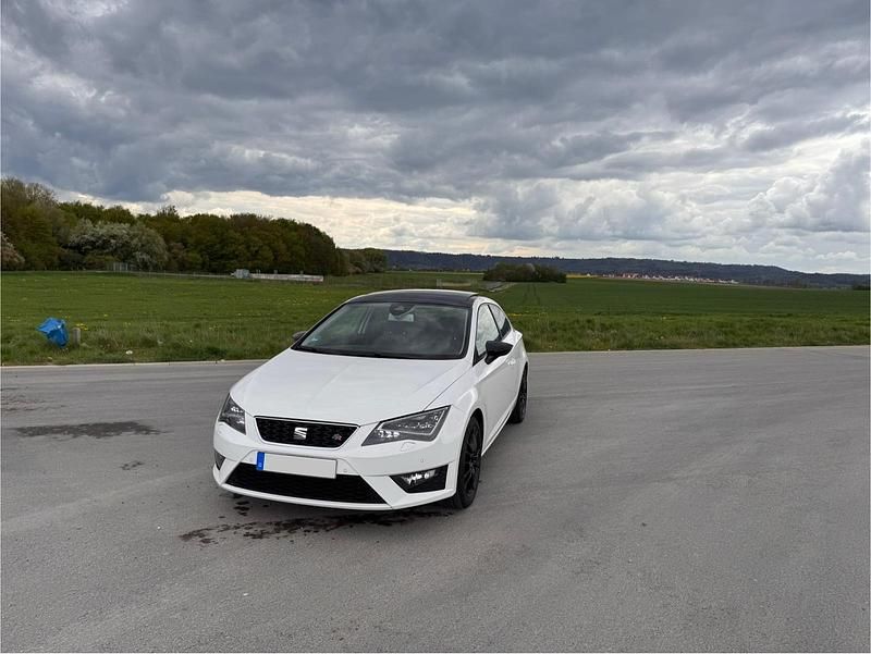 Weiß Gebraucht 2014 Seat Leon FR Coupé | 6.200 € (Guter Preis) - Bild 1/4