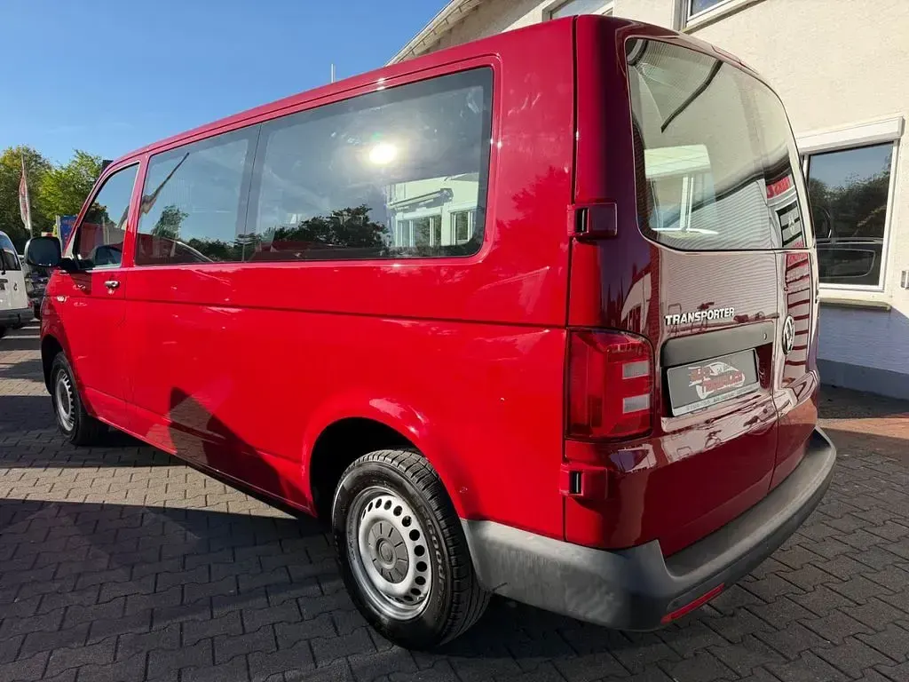 Second-hand VW Transporter 102 CP (75 kW) 2016 Roșu Van