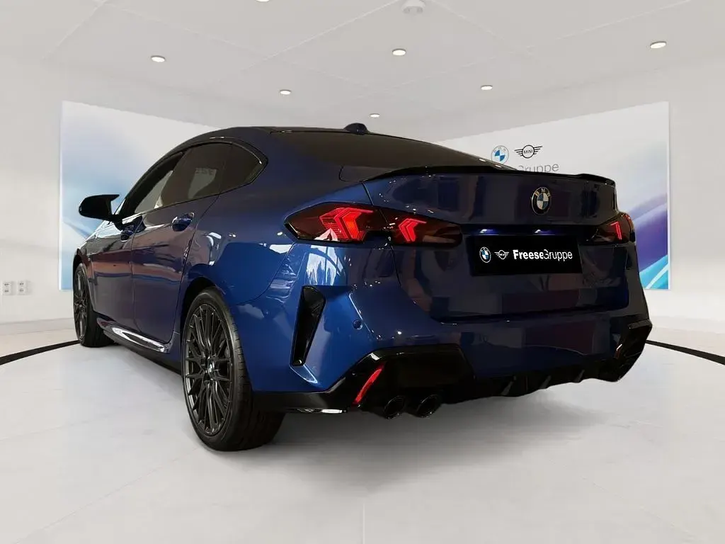 Neu BMW M235 Performance 300 PS (220 kW) 2026 Blau Limousine