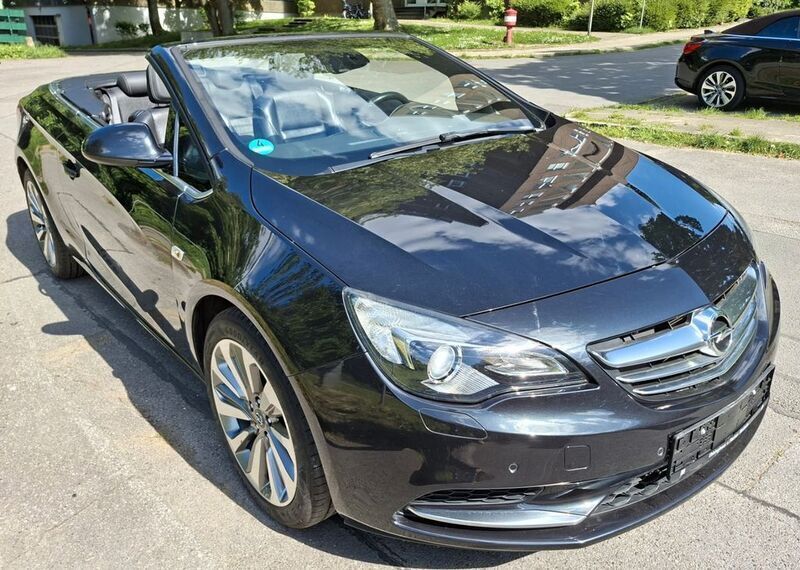 Schwarz Gebraucht 2015 Opel Cascada Innovation Cabrio | 11.900 € (Guter Preis) - Bild 1/4