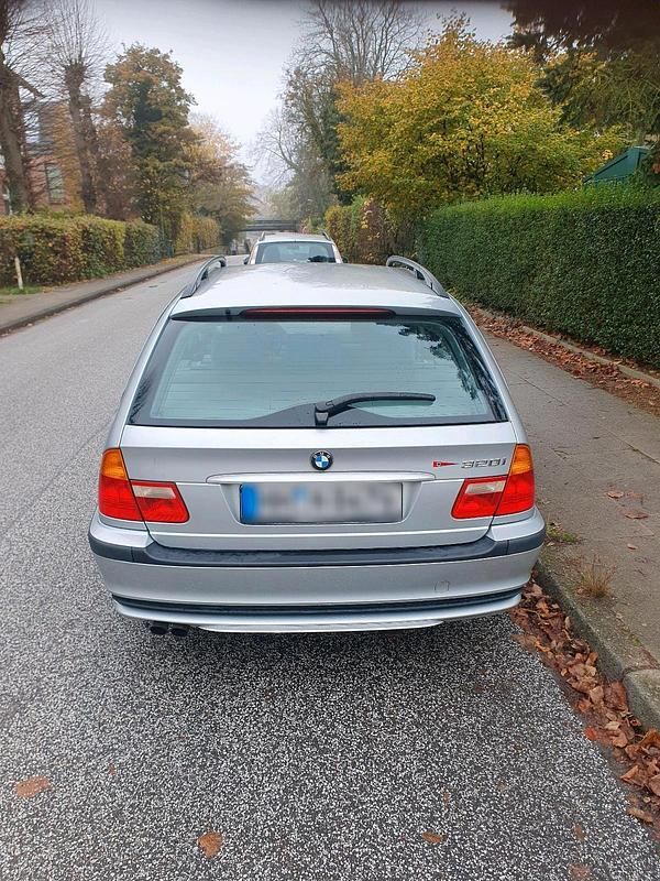 Gebraucht BMW 320 170 PS (125 kW) 2002 Silber Kombi