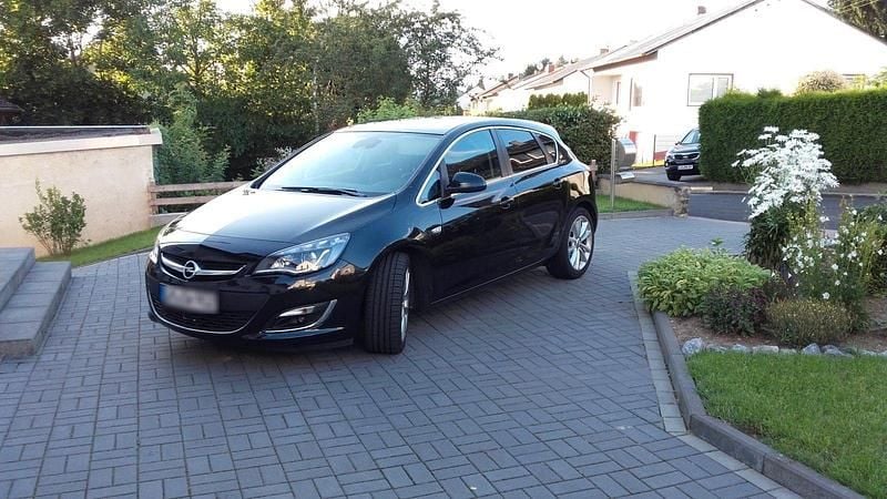 Gebraucht Opel Astra 165 PS (121 kW) 2015 Schwarz Limousine