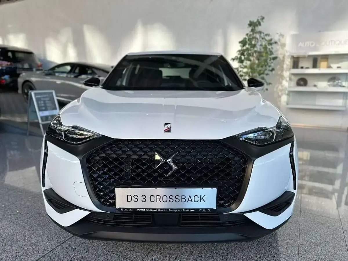 Gebraucht DS Automobiles DS3 Crossback E-Tense Performance Line Plus 100 kW (136 PS) 2023 Weiss SUV