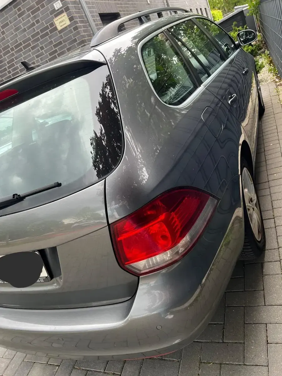 Gebraucht VW Golf VI 105 PS (77 kW) 2010 Grau Kleinwagen