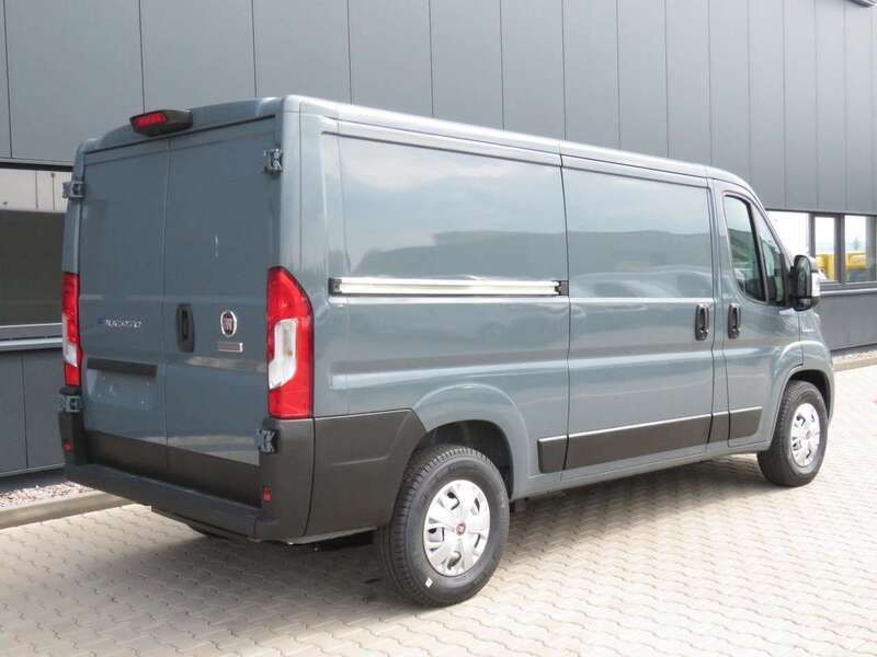 Gebraucht Fiat Ducato 89 kW (122 PS) 2023 Grau Van