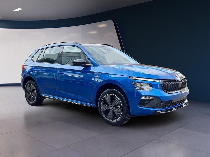 Neu Skoda Kamiq Monte Carlo 150 PS (110 kW) 2026 Race blau metallic SUV