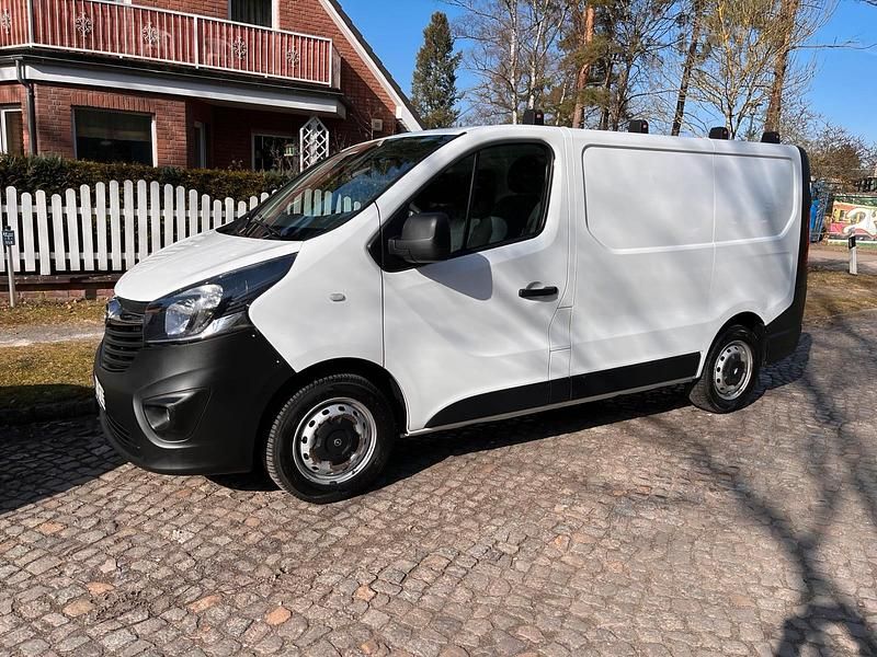 Gebraucht Opel Vivaro 125 PS (91 kW) 2018 Weiß Van / Kleinbus