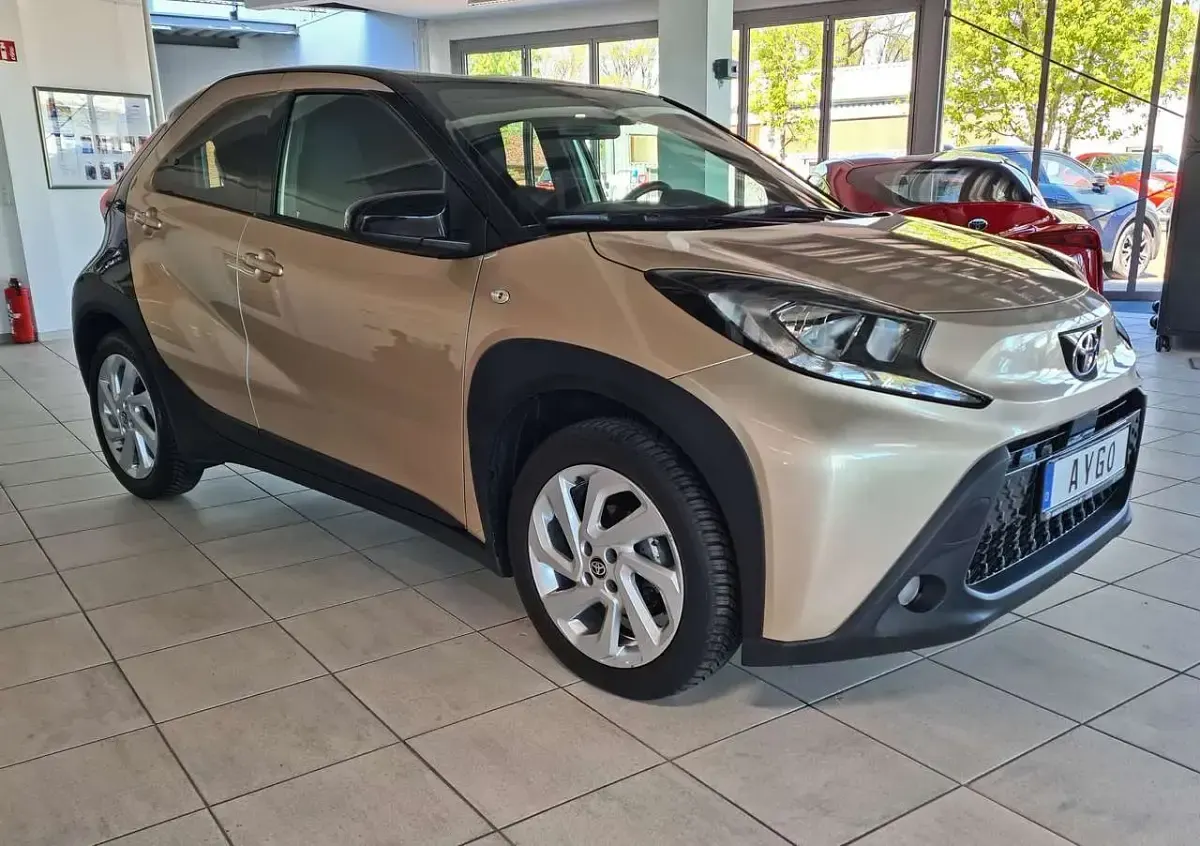 Gebraucht Toyota Aygo X Pulse 72 PS (52 kW) 2022 Ginger beige SUV