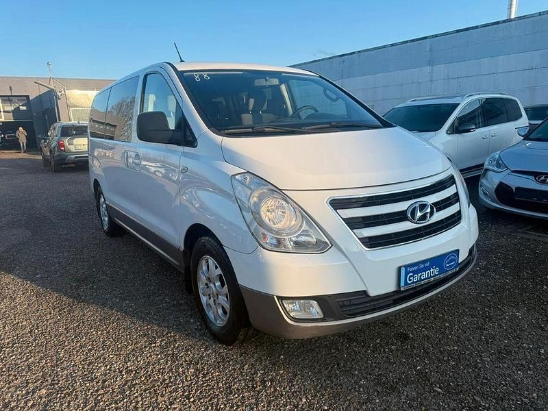 Gebraucht Hyundai H-1 170 PS (125 kW) 2014 Weiß Van / Kleinbus