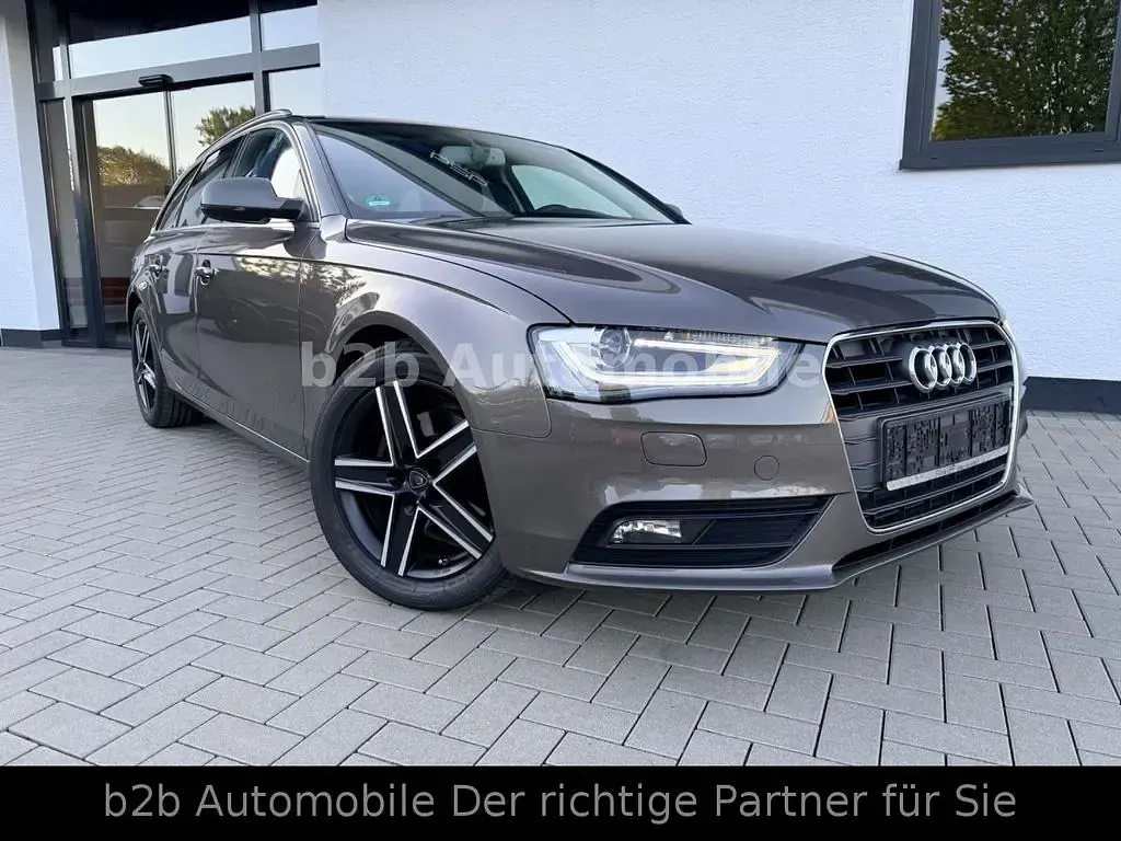 Używany Audi A4 Performance 136 KM (100 kW) 2013 Szary Kombi