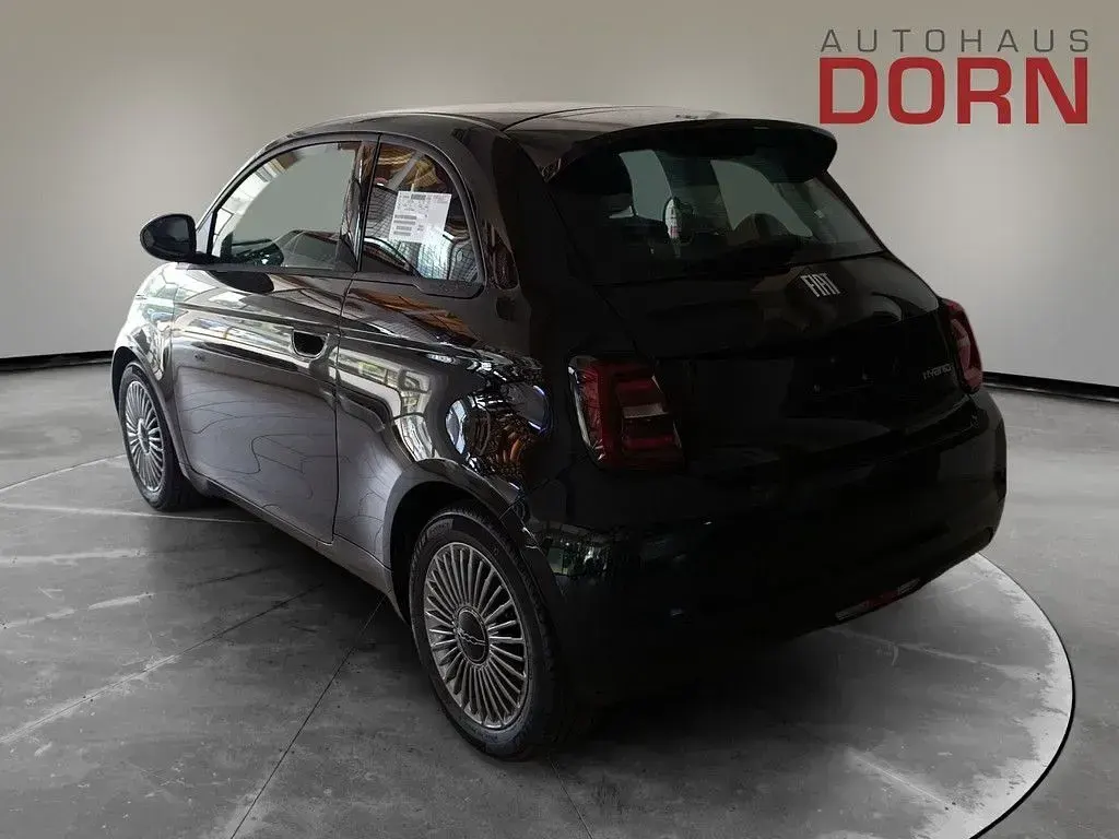 Neu Fiat 500 Icon 65 PS (47 kW) 2026 Onyx schwarz Limousine