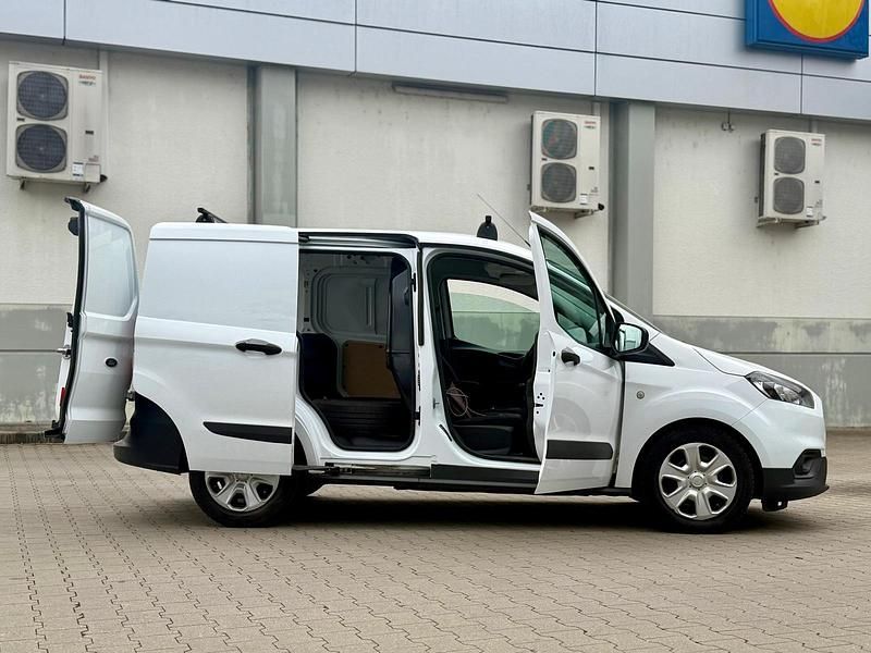 Gebraucht Ford Transit 101 PS (74 kW) 2019 Weiß Van / Kleinbus