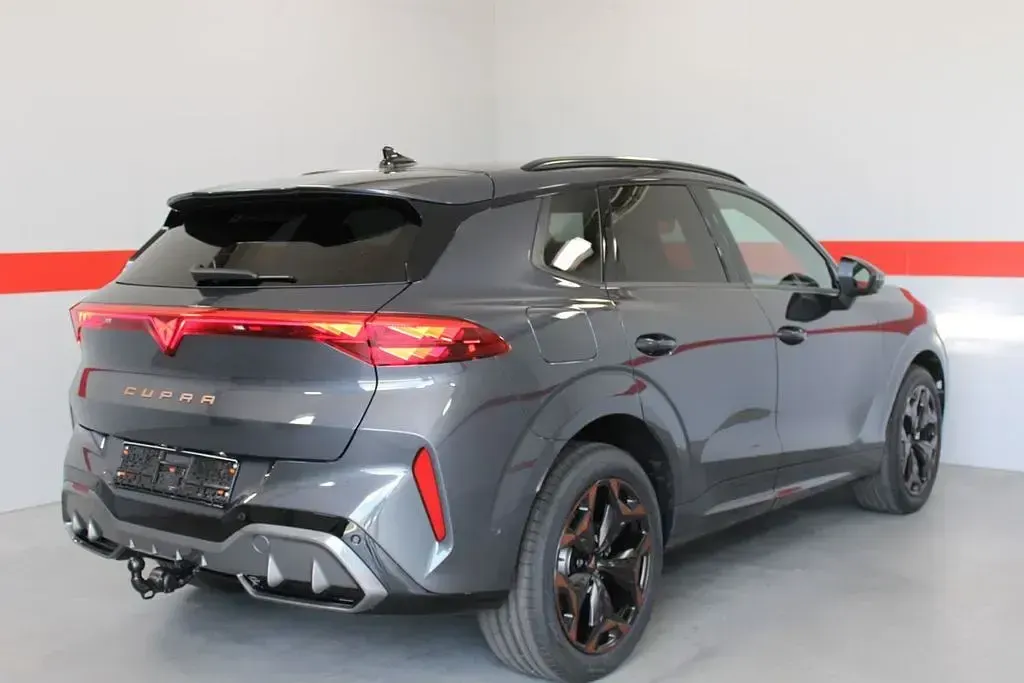 Neu Cupra Terramar 204 PS (150 kW) 2026 Grau SUV
