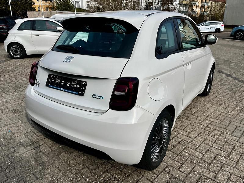 Gebraucht Fiat 500e 86 kW (118 PS) 2023 Arktis weiß Kleinwagen