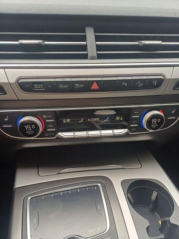 Gebraucht Audi Q7 Ambiente 218 PS (160 kW) 2017 Weiß SUV