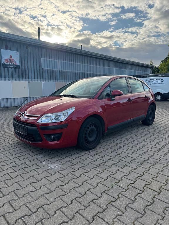 Rouge lucifer Gebraucht 2009 Citroën C4 Style Limousine | 1.990 € (Fairer Preis) - Bild 1/4