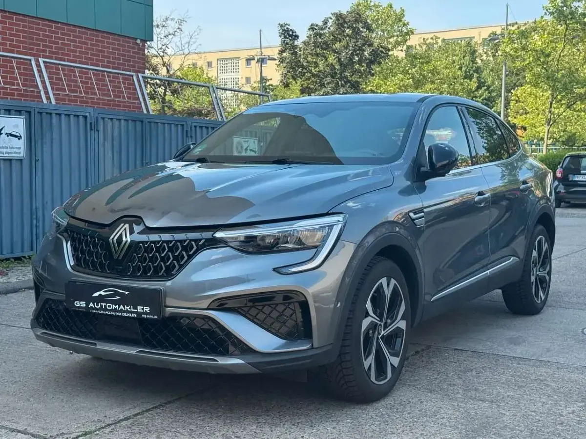 Gebraucht Renault Arkana Bose Edition 140 PS (102 kW) 2025 Grau SUV