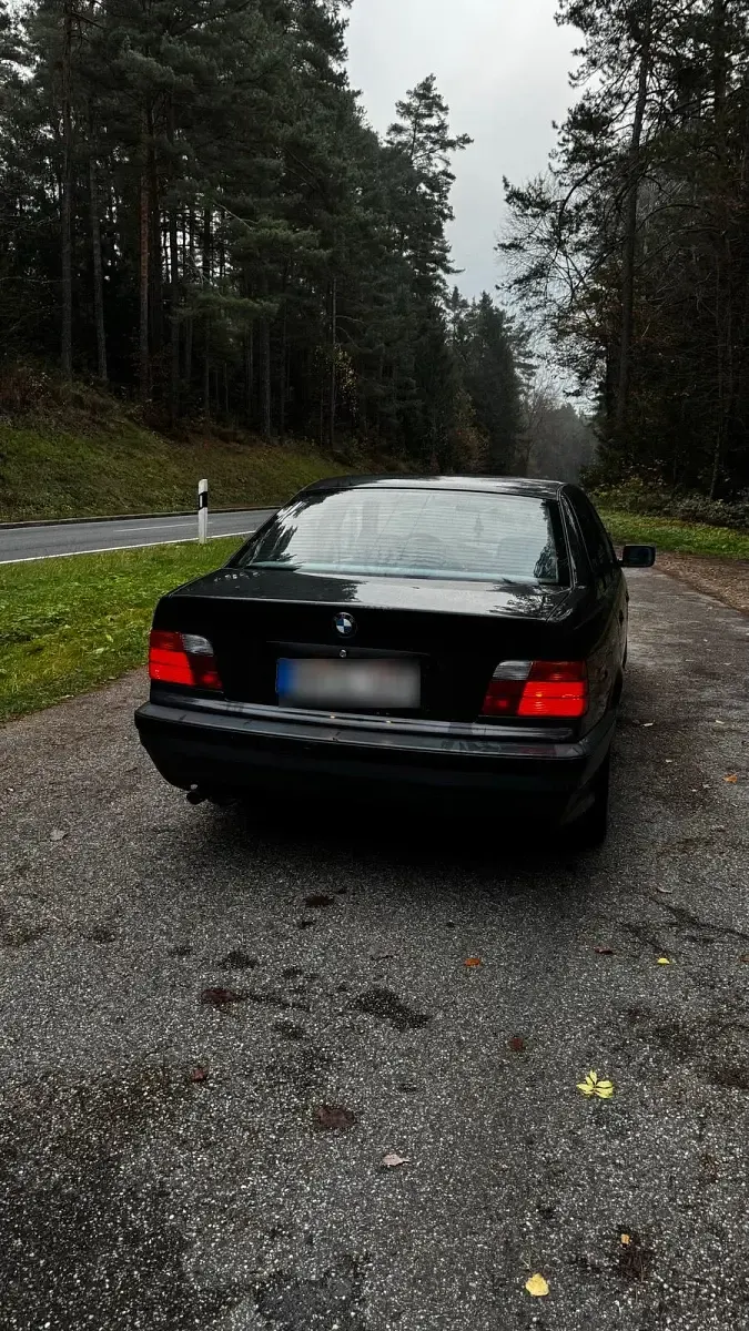 Gebraucht BMW 316 102 PS (75 kW) 1992 Grau Limousine