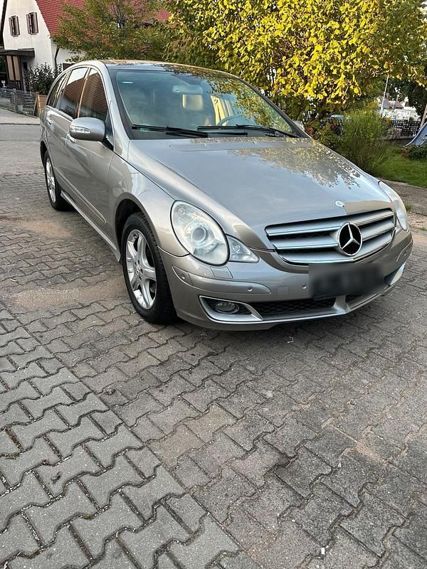 Gold Gebraucht 2006 Mercedes R320 Van / Kleinbus | 2.999 € (Guter Preis) - Bild 1/4