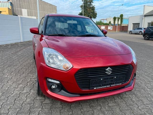 Gebraucht Suzuki Swift Comfort 111 PS (81 kW) 2017 Rot Kleinwagen