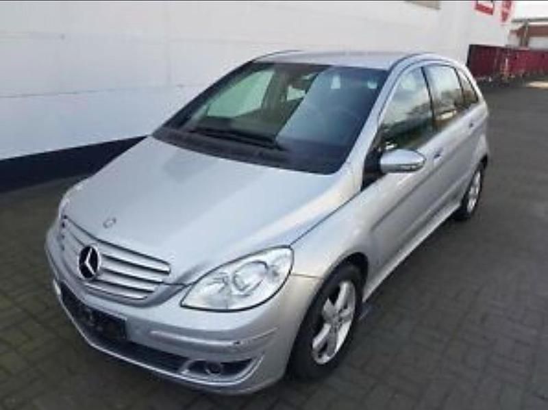 Silber Gebraucht 2007 Mercedes B150 Van / Kleinbus | 3.500 € (Fairer Preis) - Bild 1/4