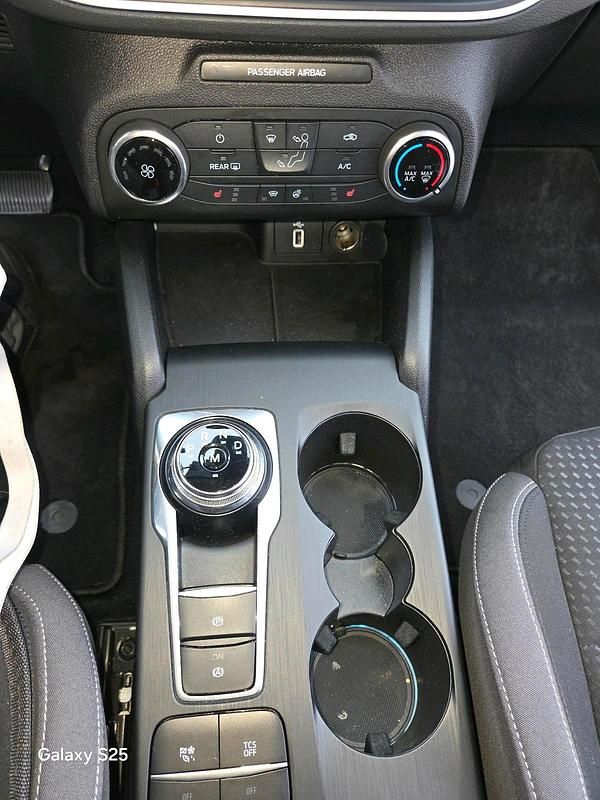 Używany Ford Focus 140 KM (102 kW) 2018 Biały Kombi