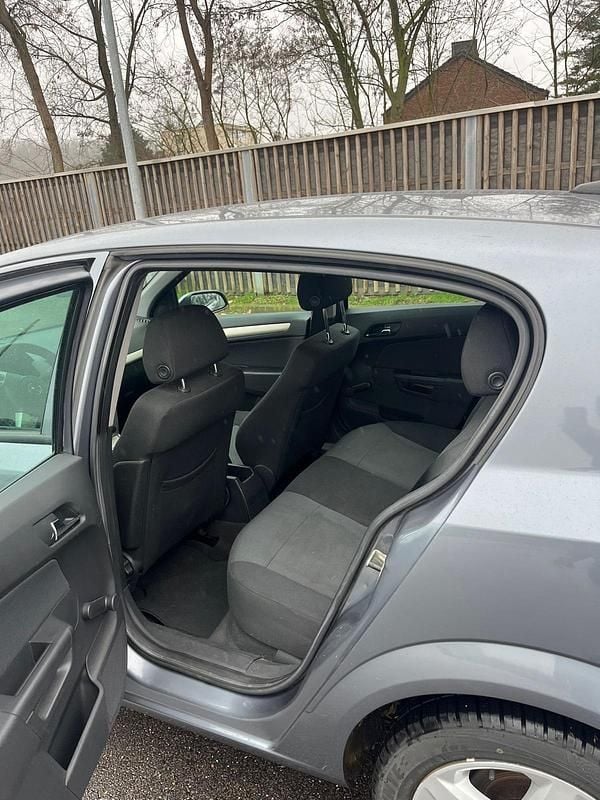 Gebraucht Opel Astra 90 PS (66 kW) 2008 Limousine