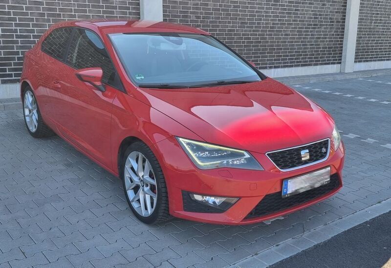 Rot Gebraucht 2013 Seat Leon FR Limousine | 6.800 € (Superpreis) - Bild 1/4