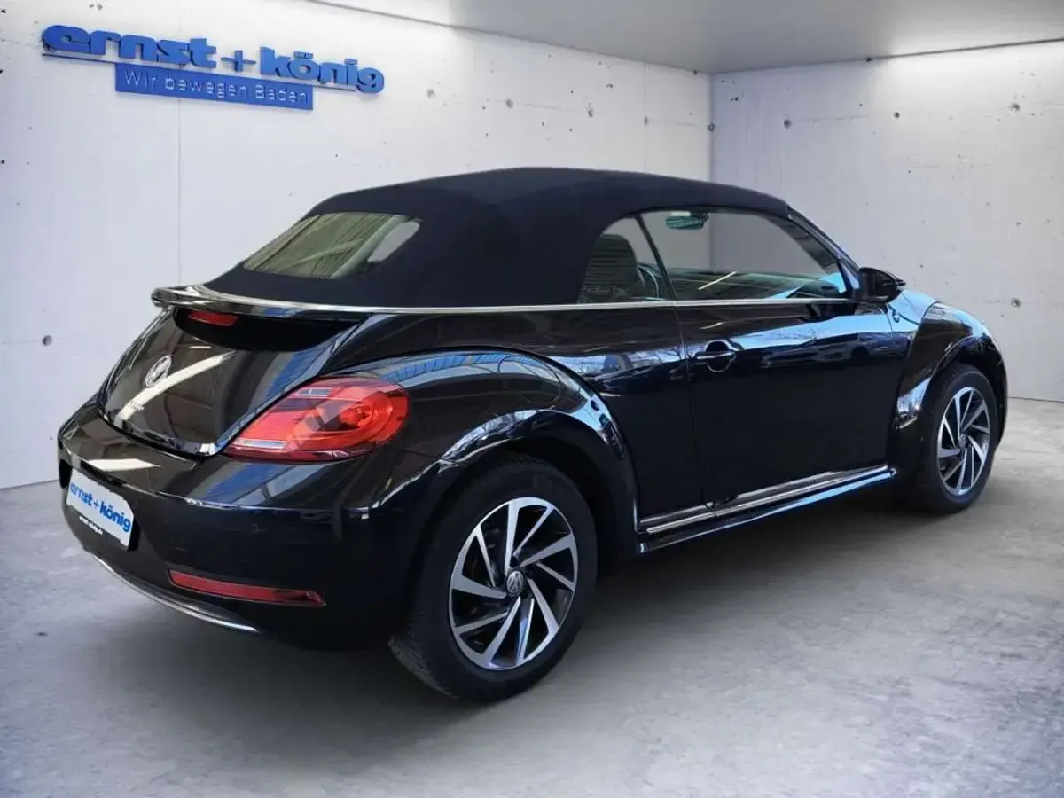 Gebraucht VW Beetle 150 PS (110 kW) 2018 Deep black perleffekt/verdeck Kleinwagen
