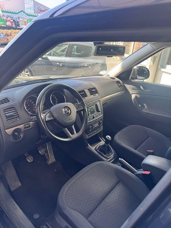 Gebraucht Skoda Yeti Elegance 140 PS (102 kW) 2014 Schwarz SUV