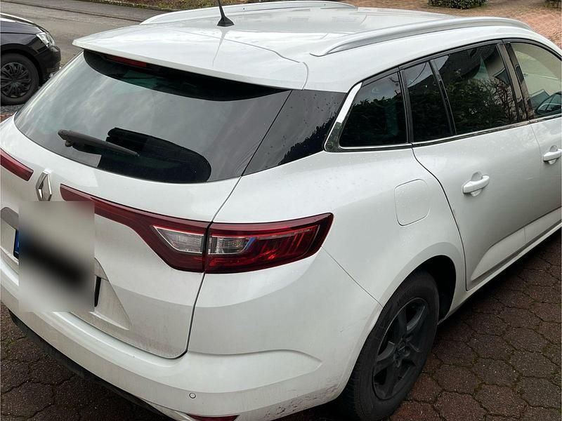Gebraucht Renault Mégane GrandTour LIMITED 140 PS (102 kW) 2019 Weiß Kombi