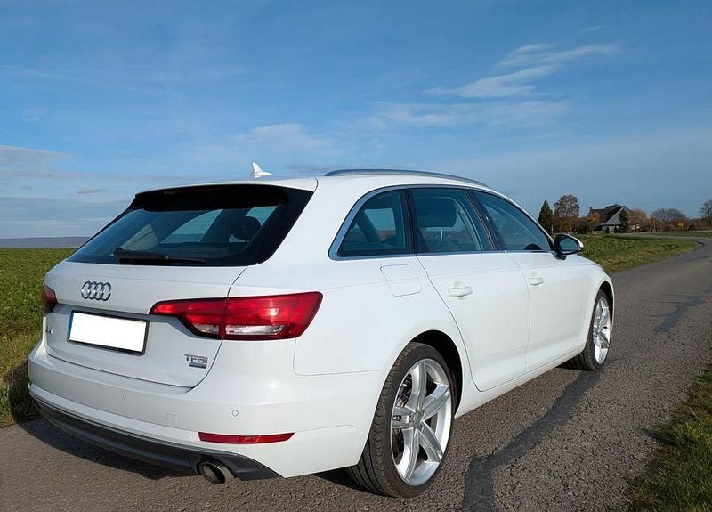 Gebraucht Audi A4 Sport 190 PS (139 kW) 2018 Weiß Kombi