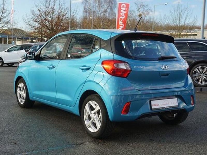Gebraucht Hyundai i10 Trend 67 PS (49 kW) 2022 Blau Kleinwagen