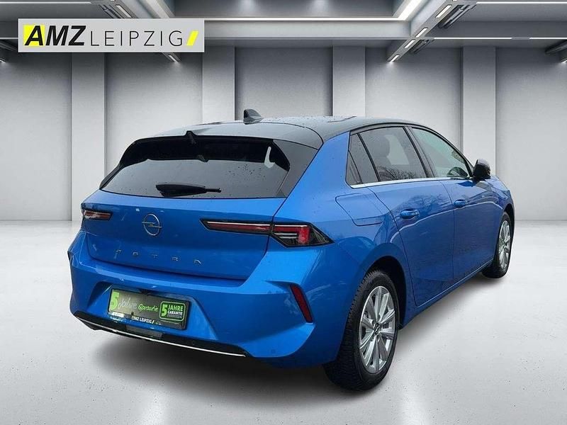 Gebraucht Opel Astra Elegance 131 PS (96 kW) 2023 Kobalt blau/vertigo blau Limousine