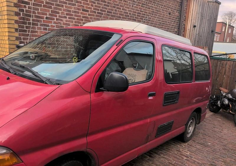 Gebraucht Toyota HiAce 75 PS (55 kW) 1998 Rot Van / Kleinbus